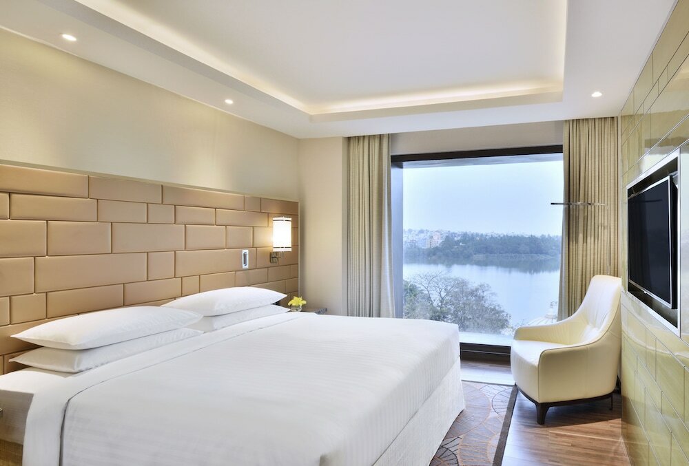 Фото Courtyard by Marriott Bengaluru Hebbal