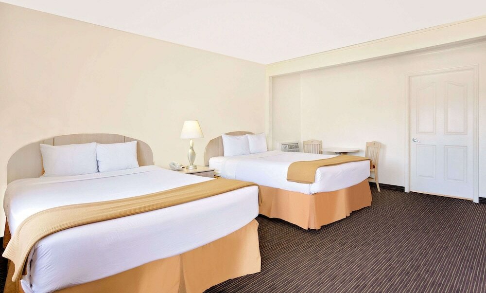 Фото Knights Inn Page