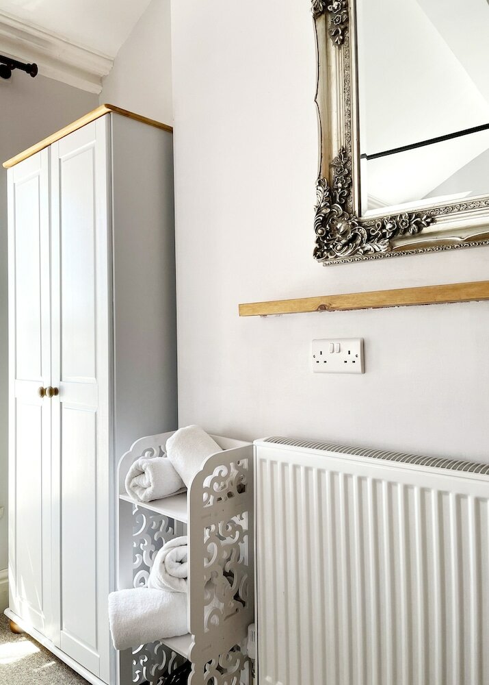 Фото Dukes Folly Hotel