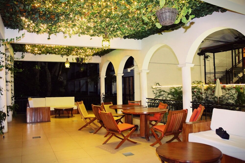 Фото Sovereign Hotel