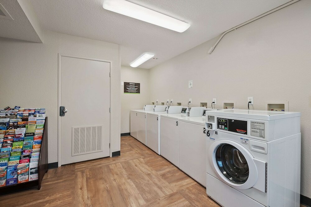 Фото Extended Stay America - Miami - Airport - Blue Lagoon