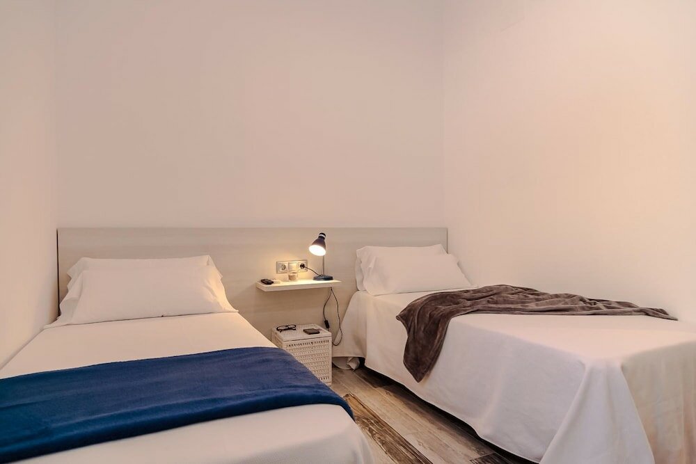 Фото The 8 Rooms House