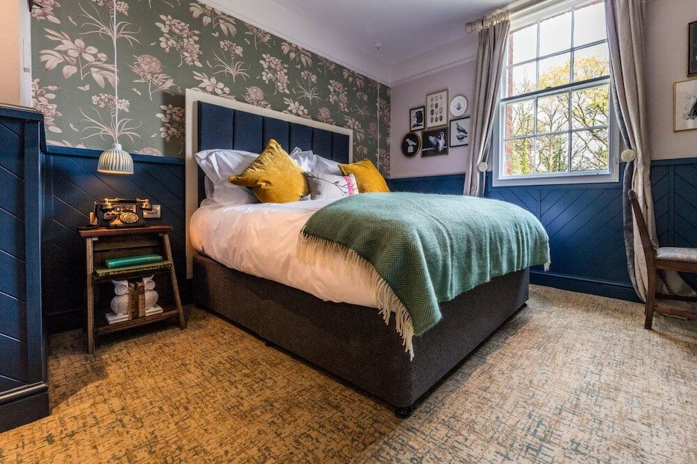 Фото The Hand & Spear