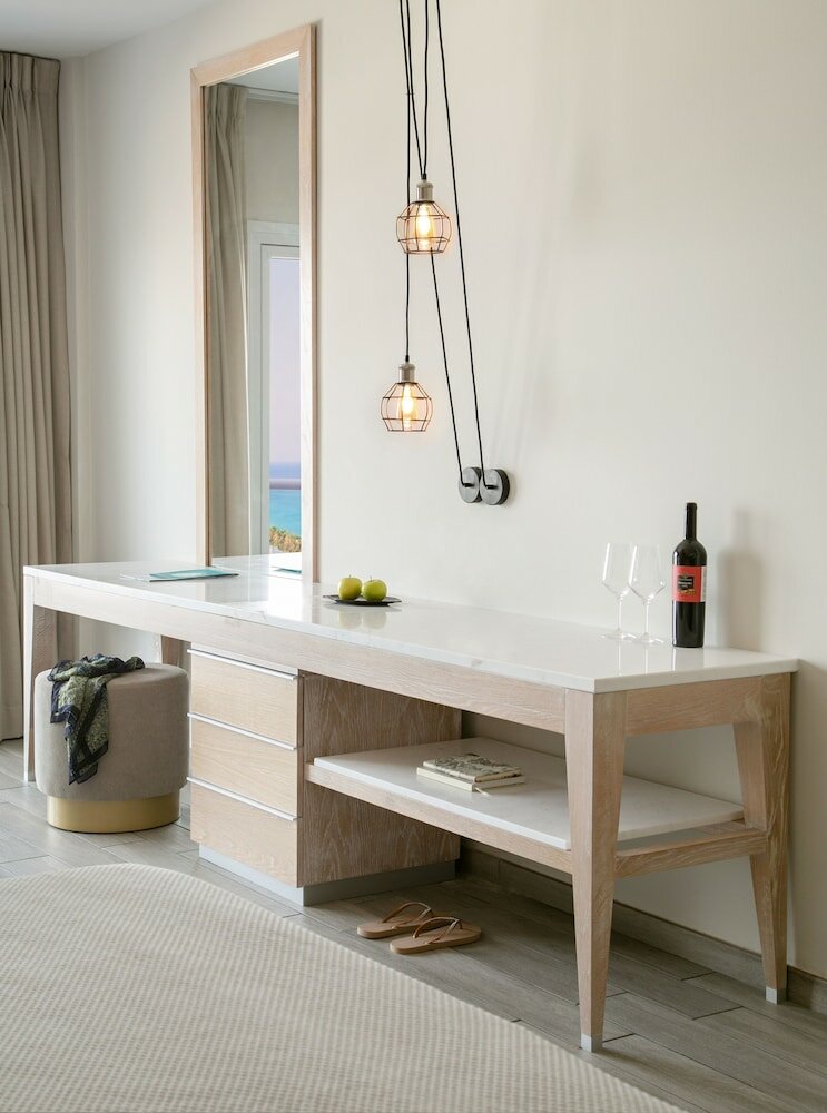 Фото Vangelis Hotel & Suites