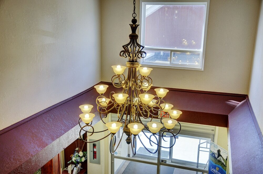 Фото Lakeview Inns & Suites - Chetwynd