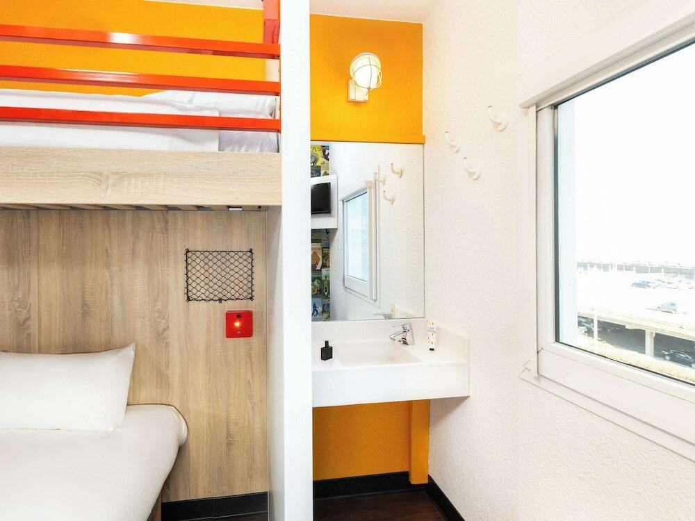 Фото hotelF1 Aix en Provence Sainte Victoire