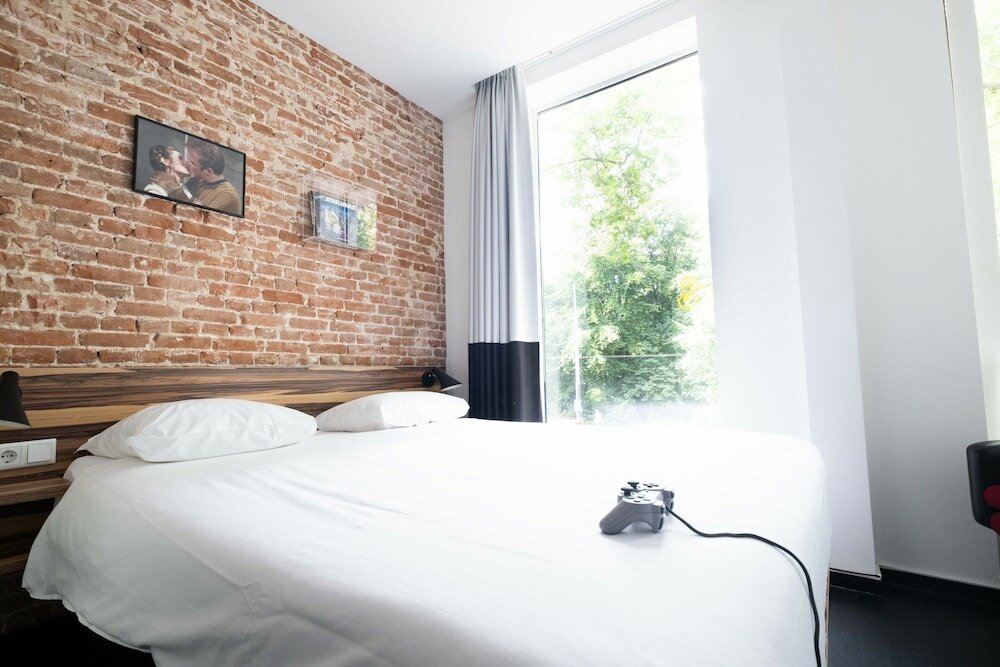 Фото The Arcade Hotel