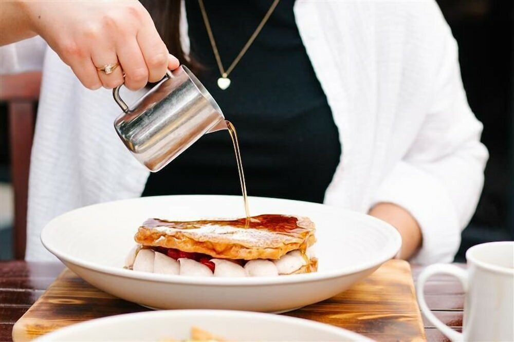 Фото Sheraton Fairplex Hotel & Conference Center