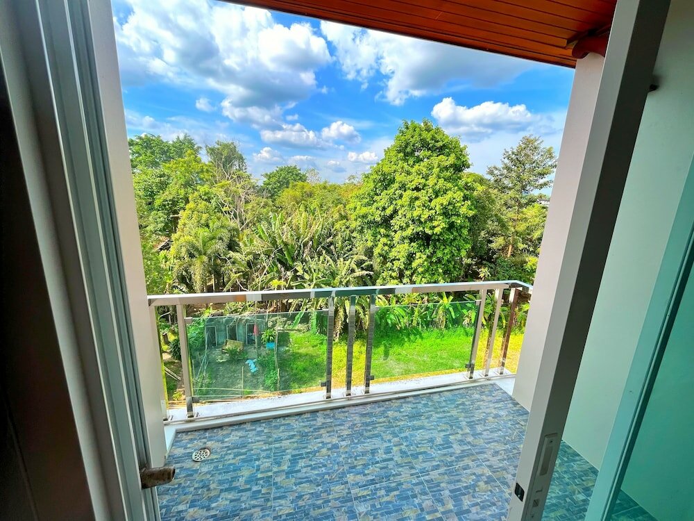 Фото Peak Boutique City Hotel