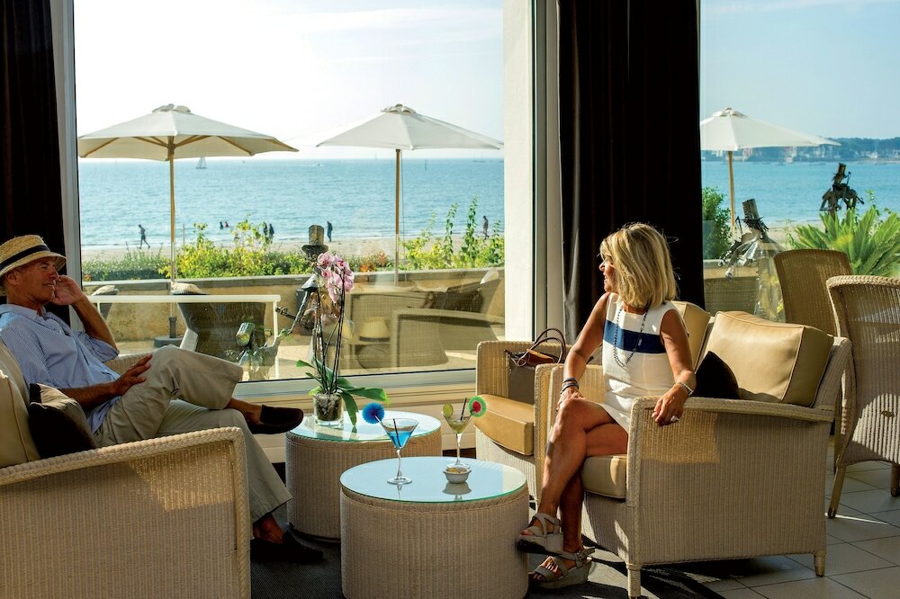 Фото Hôtel Vacances Bleues Villa Caroline