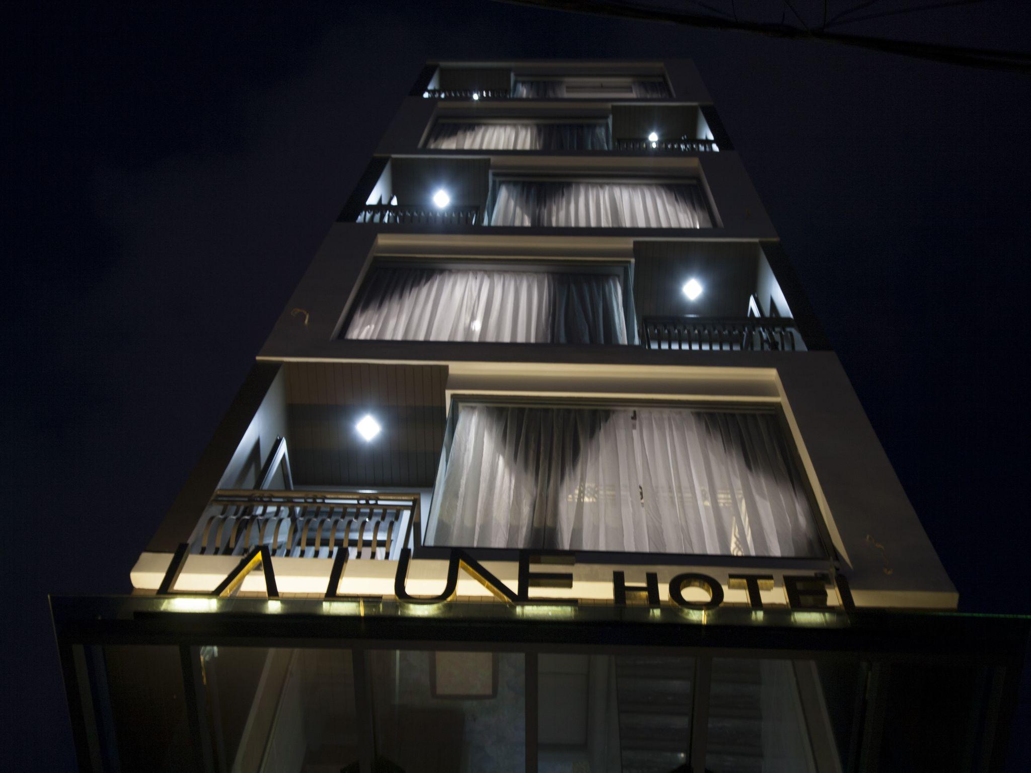 Фото La Lune Hotel