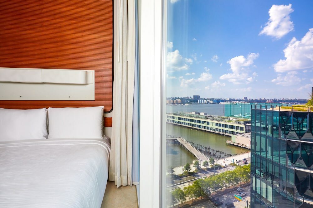 Фото The Standard High Line