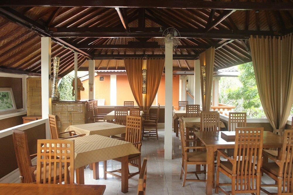 Фото Chonos Hotel Lovina