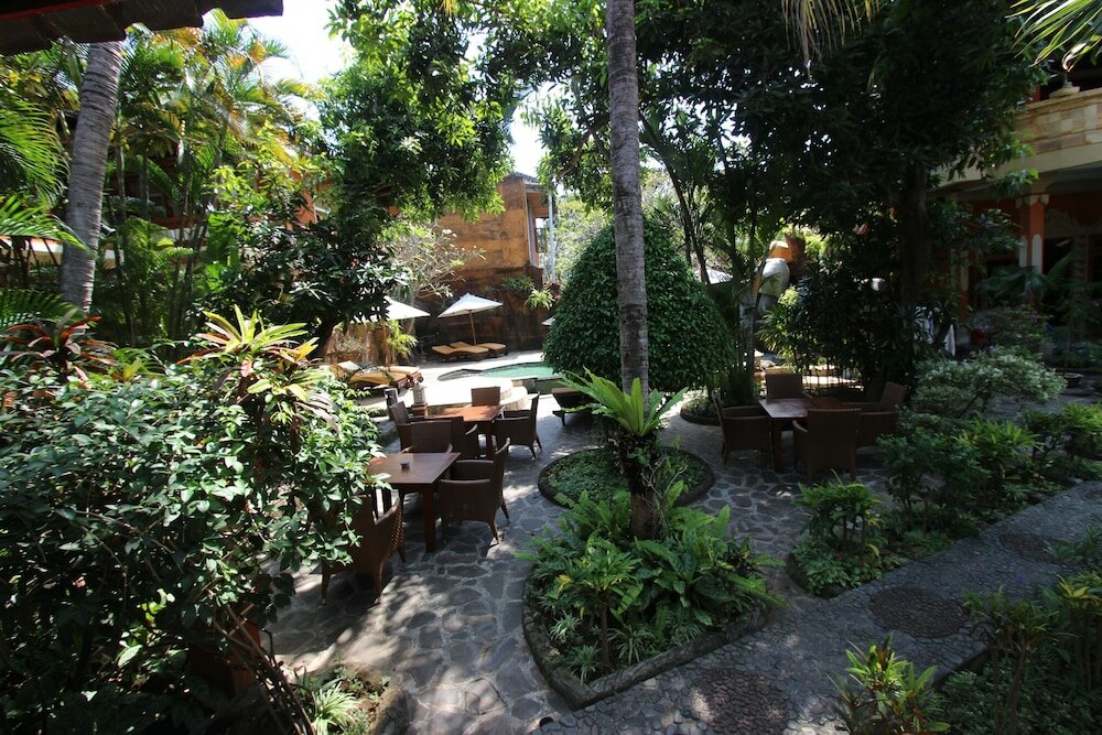 Фото Chonos Hotel Lovina