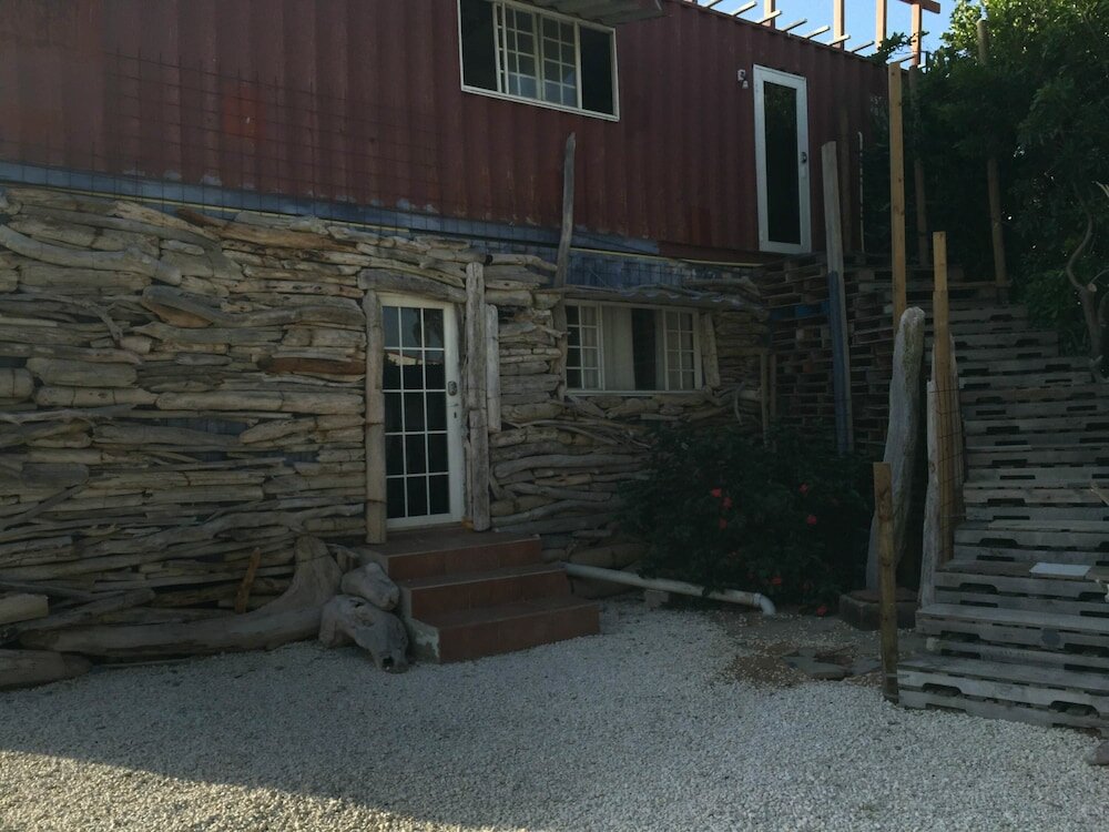 Фото Driftwood Gardens