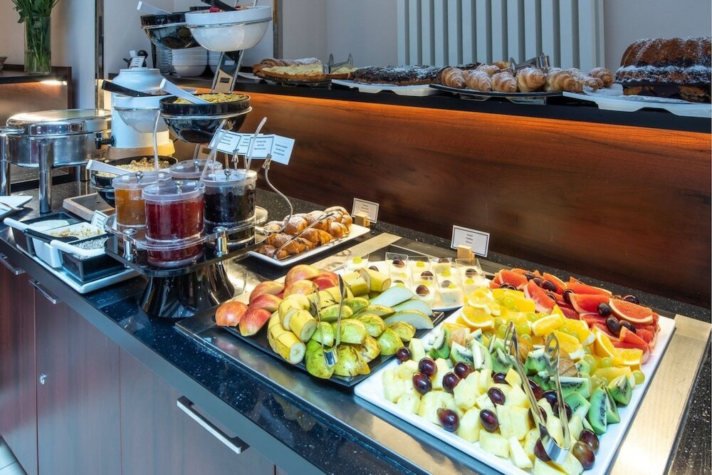 Фото Ea Embassy Prague Hotel