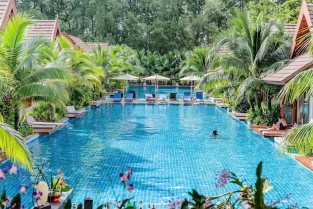 Фото L'esprit de Naiyang Beach Resort