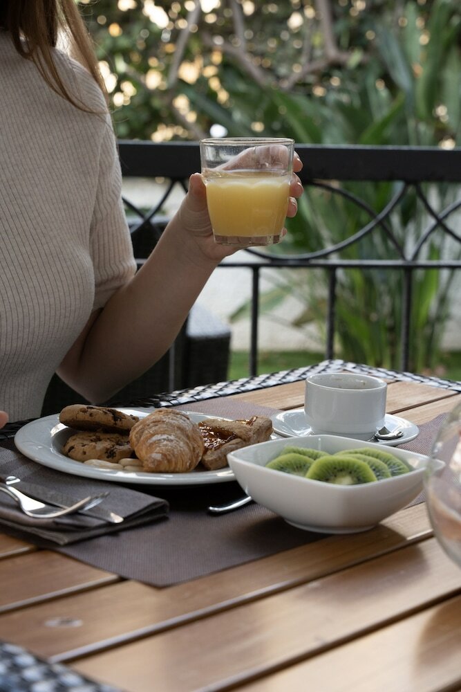 Фото Hotel Domomea