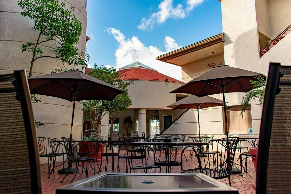 Фото Best Western Plus Suites Hotel Coronado Island