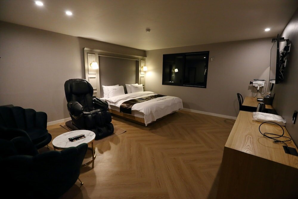 Фото Forest 701 Hotel