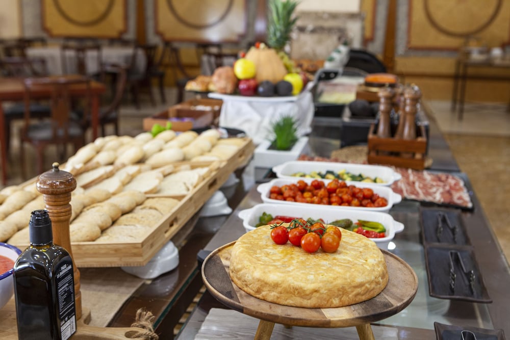 Фото Hotel Macià Alfaros