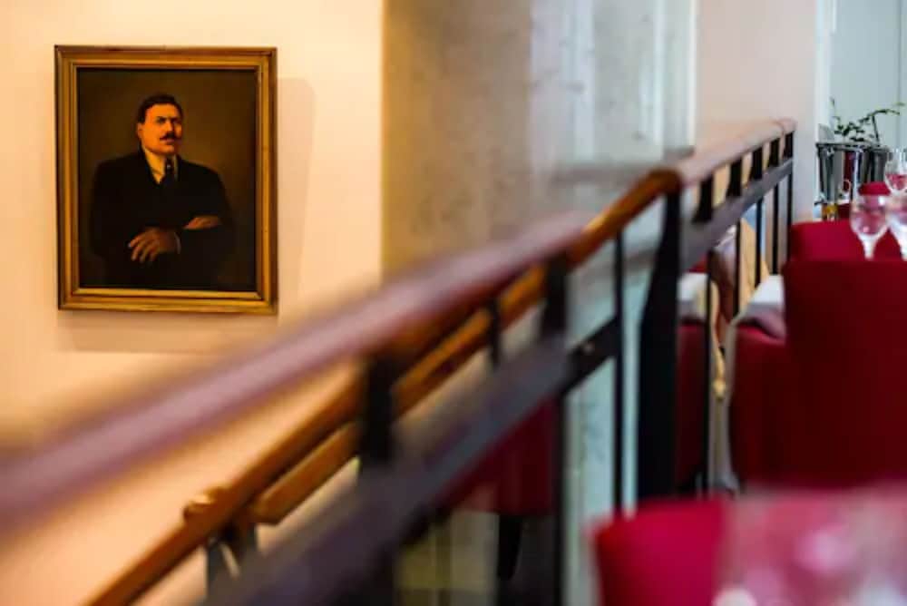 Фото Le Pere Leon Hotel