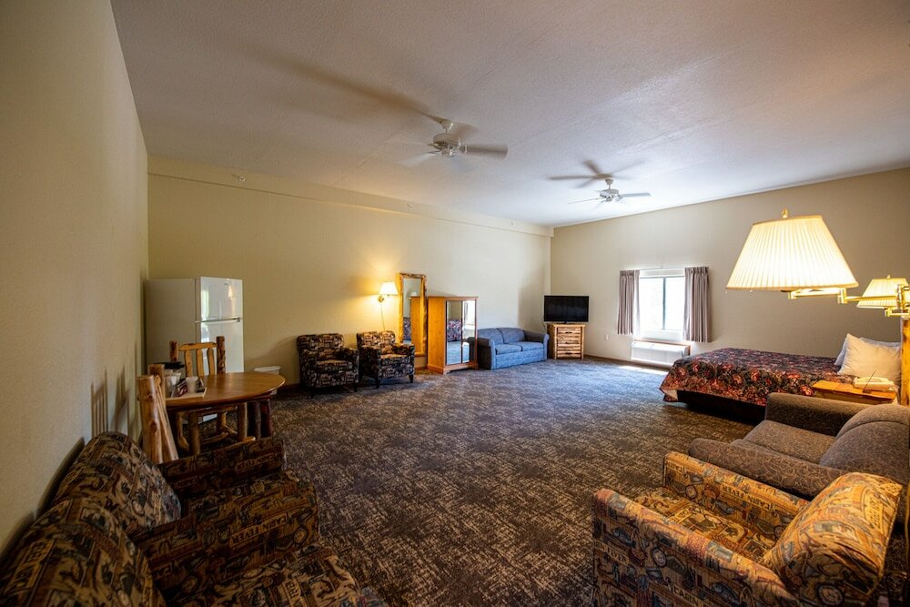 Фото Super 8 by Wyndham Bridgeview of Mackinaw City