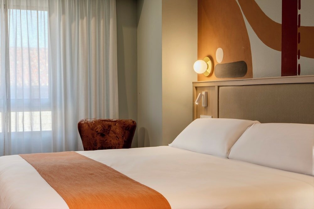 Фото Hotel Corona De Castilla Burgos