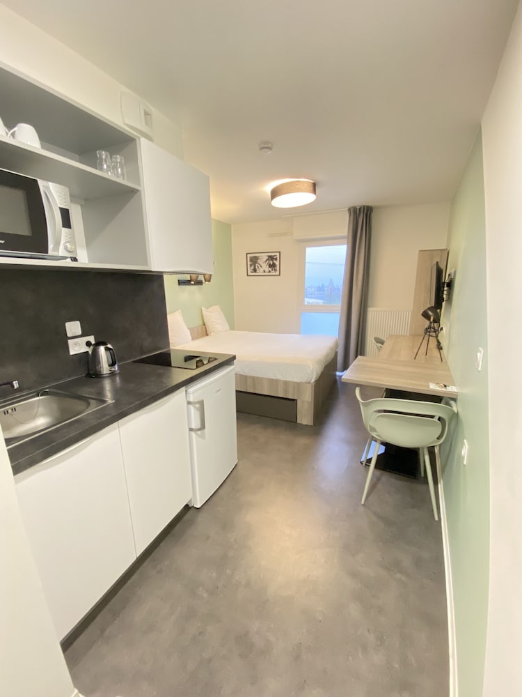 Фото All Suites Appart Hotel Massy Palaiseau