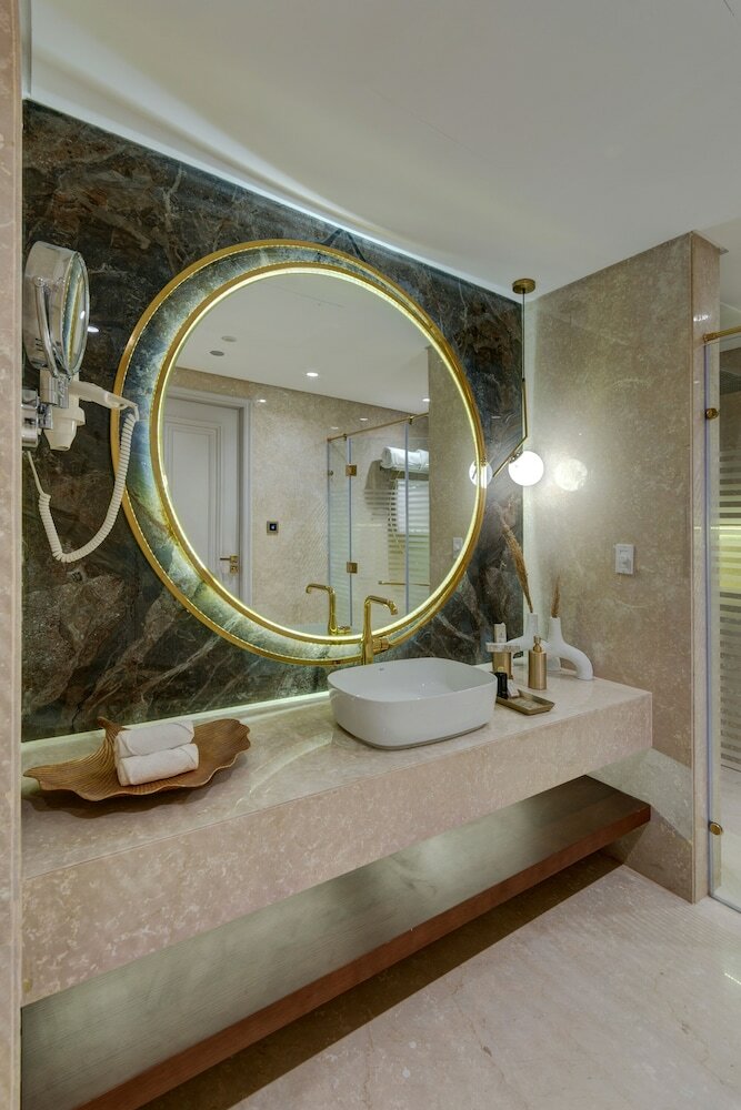 Фото Triumph Luxury Hotel