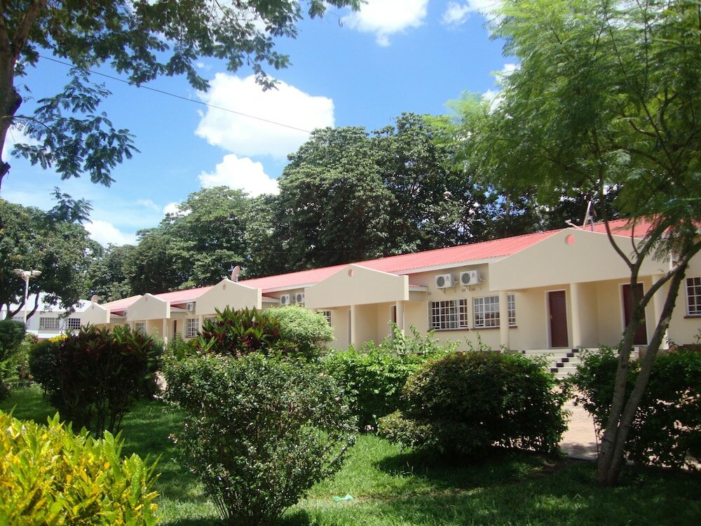 Фото Riverside Hotel and Conference Centre