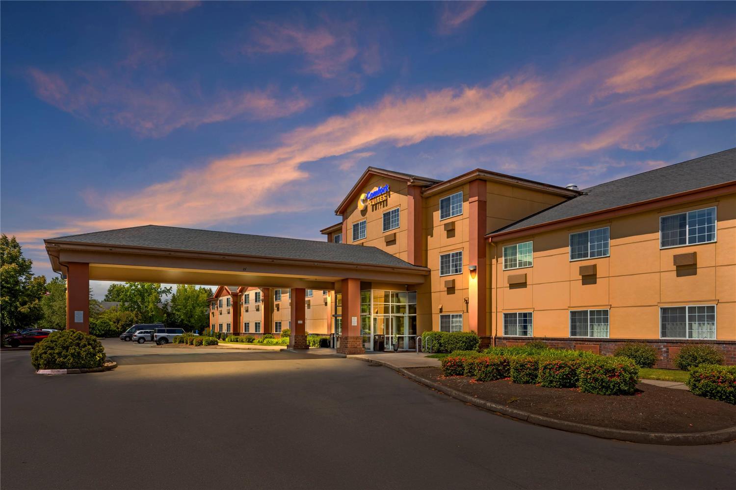 Фото Comfort Suites Salem