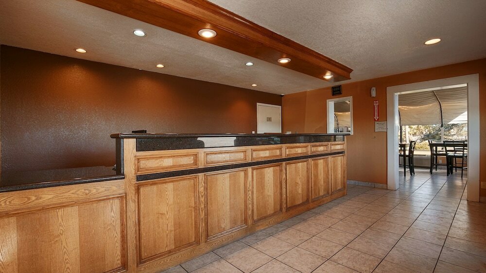 Фото SureStay Hotel by Best Western Zapata