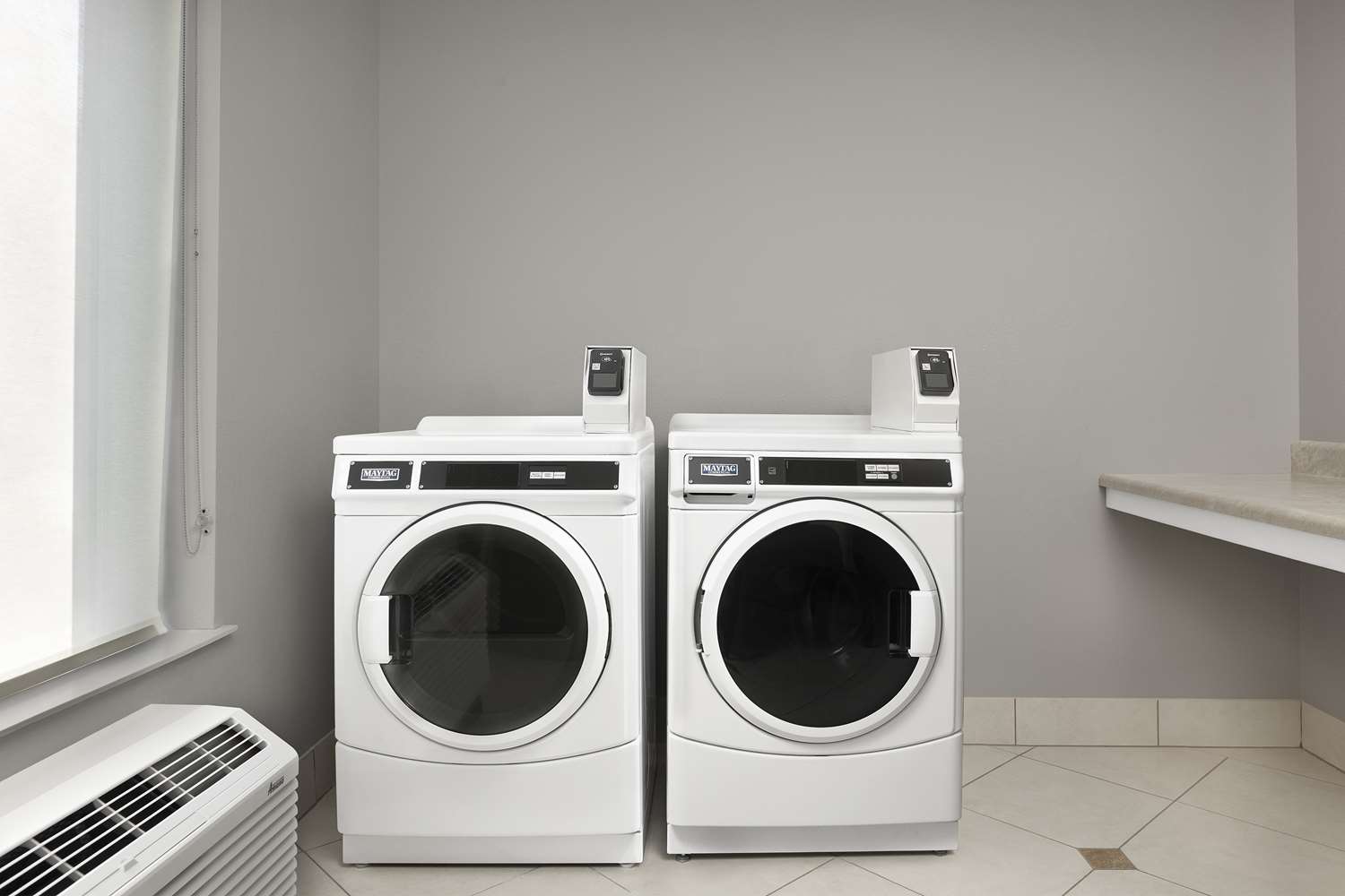 Фото Hilton Garden Inn Raleigh Capital Blvd I-540