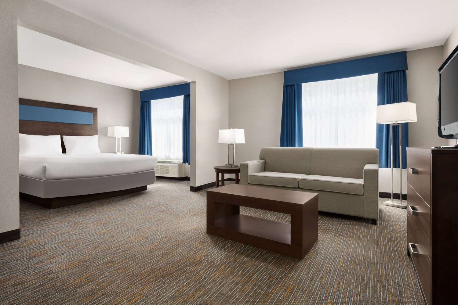 Фото Wingate by Wyndham Southport