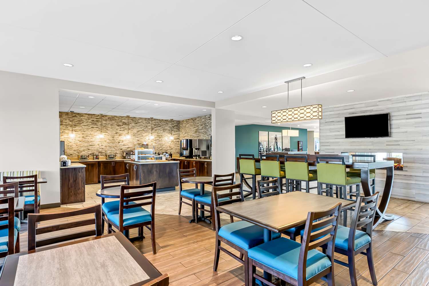 Фото Best Western Plus Bolivar Hotel & Suites