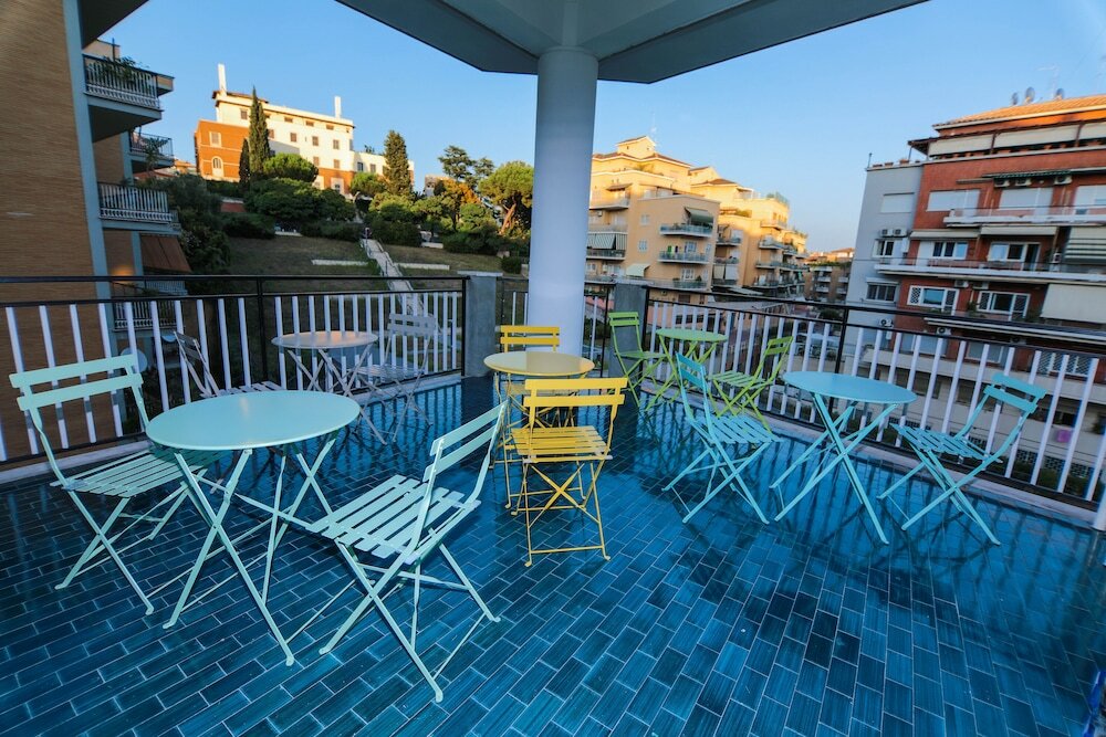 Фото отеля 1