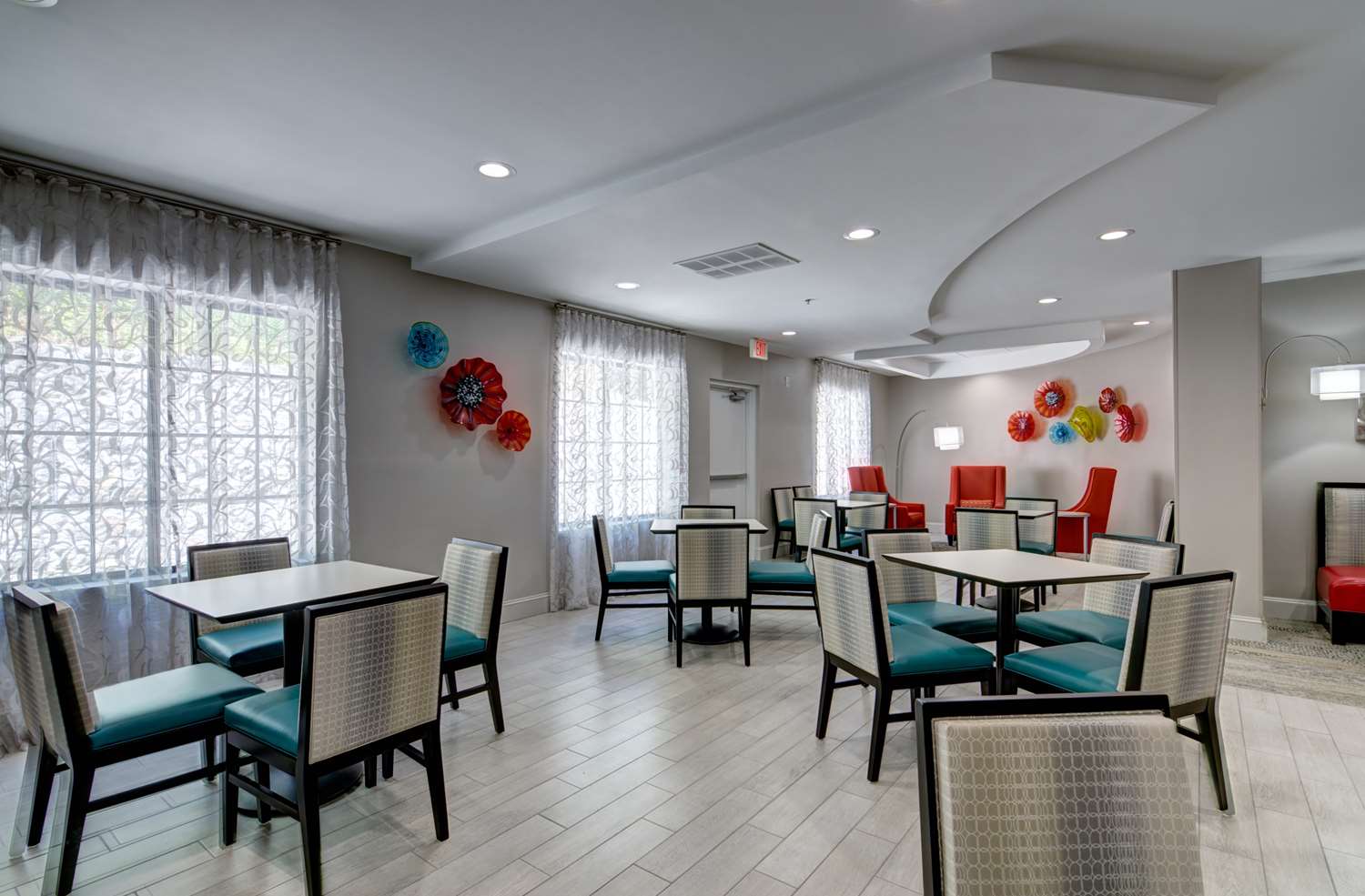 Фото Hampton Inn Salem, Va