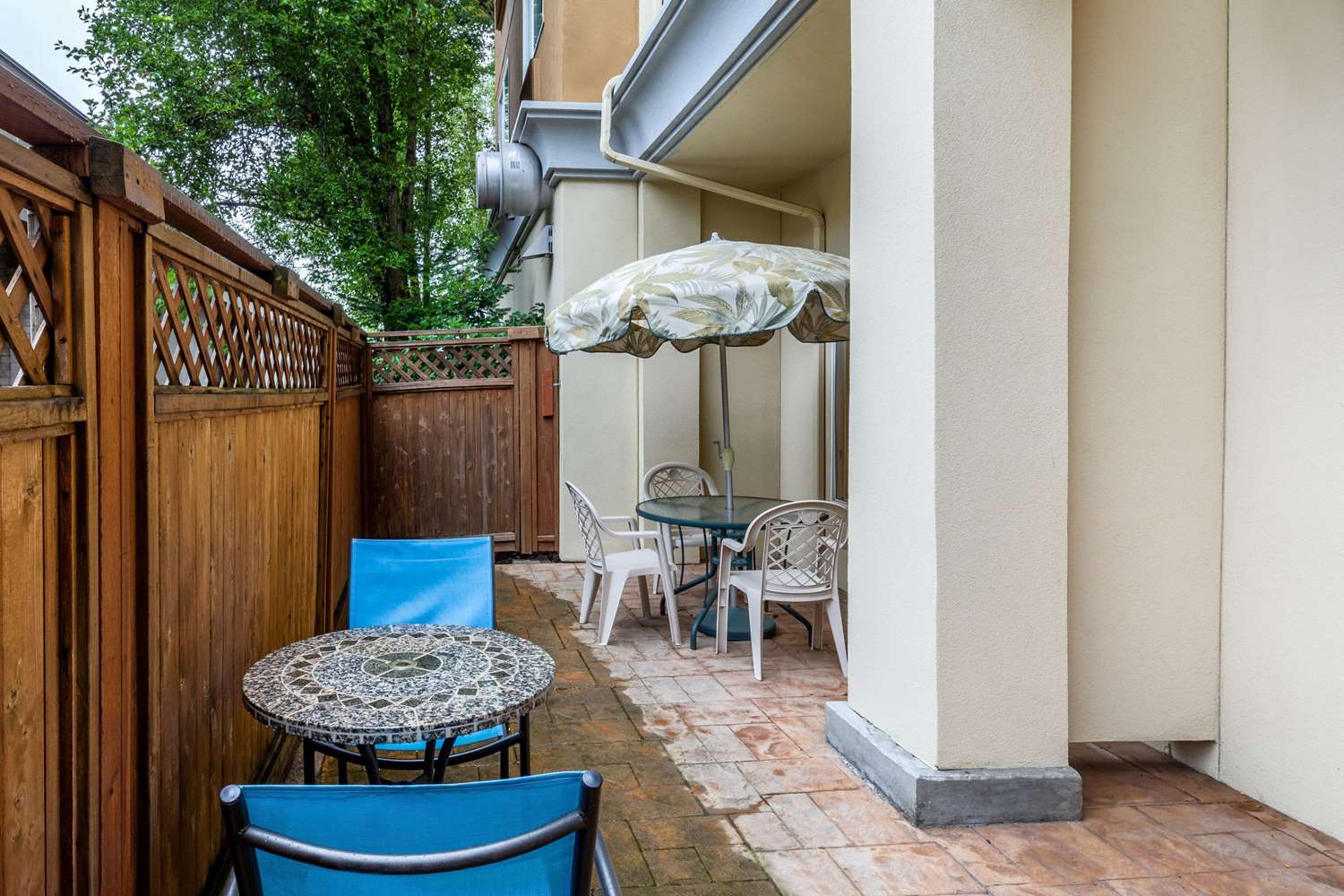 Фото La Quinta Inn & Suites by Wyndham Vancouver