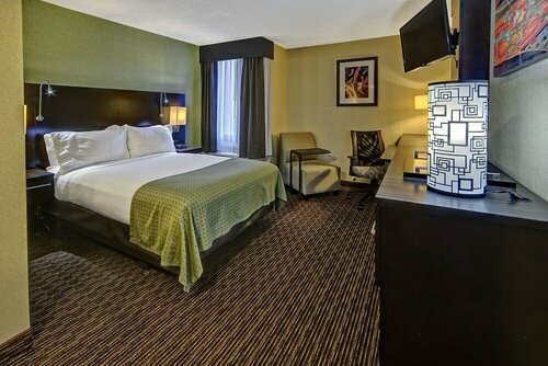 Гостиница Clarion Hotel & Suites Conference Center Memphis Airport в Мемфисе