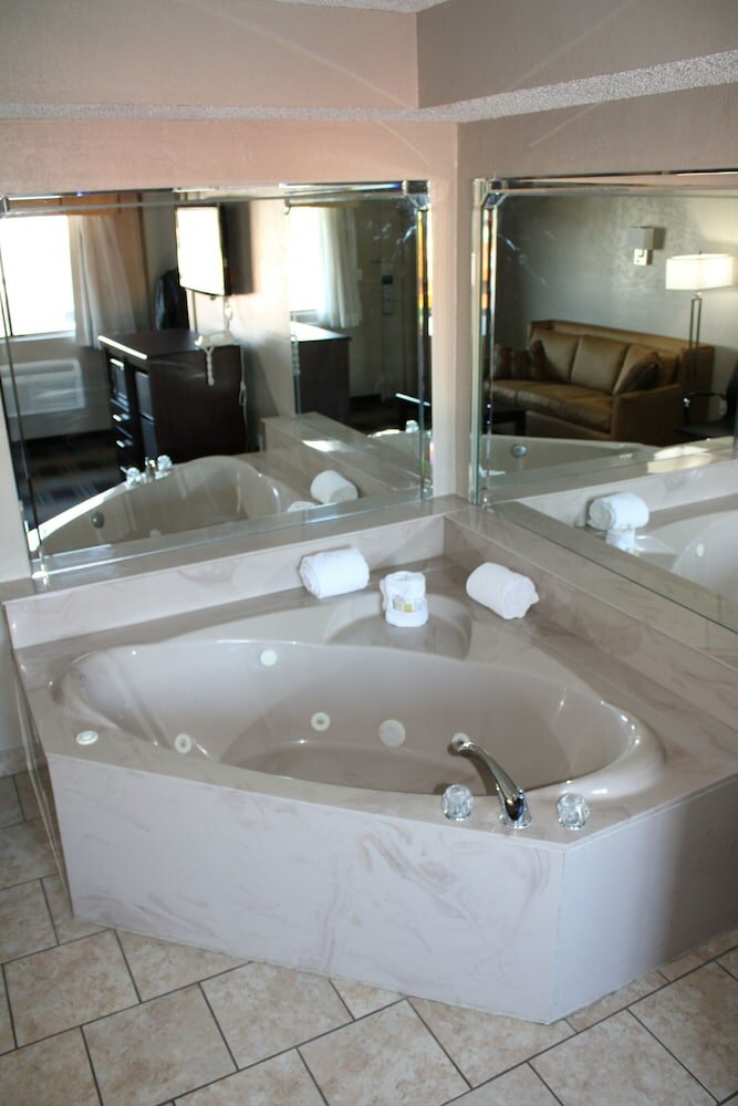 Фото Days Inn & Suites by Wyndham Springfield on I-44