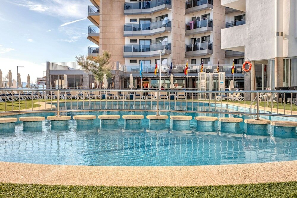 Фото Отель Thb Gran Bahia Hotel and Apartments