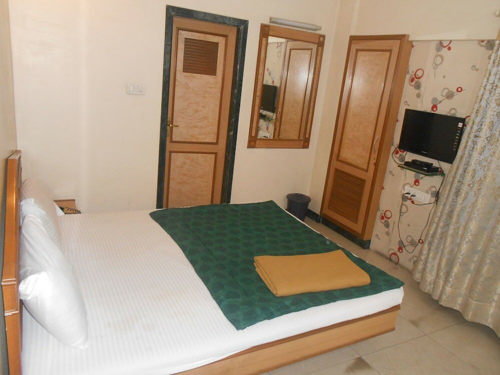 Фото Отель Pooja International