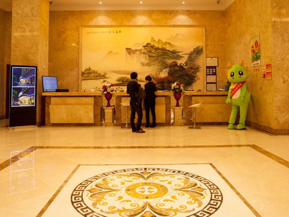 Фото GreenTree Eastern Quzhou Hewu Road Hotel