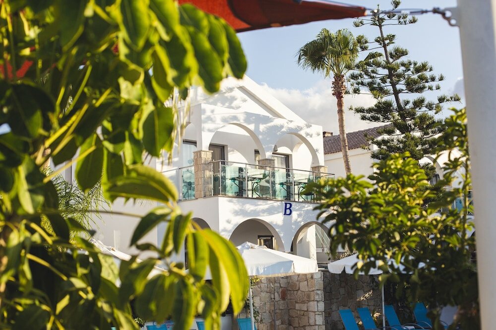 Фото Latchi Escape Hotel & Suites