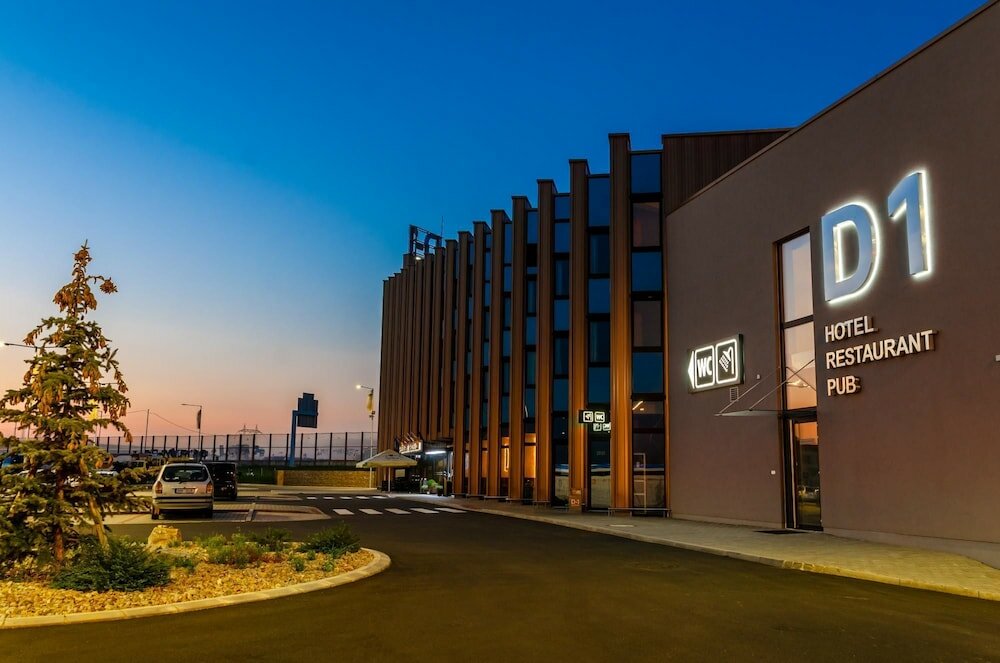 Фото отеля 1