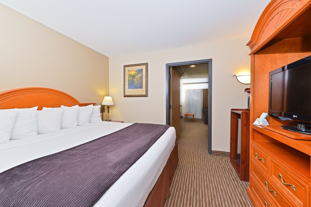 Фото Revel Hotel Minot, SureStay Collection by Best Western