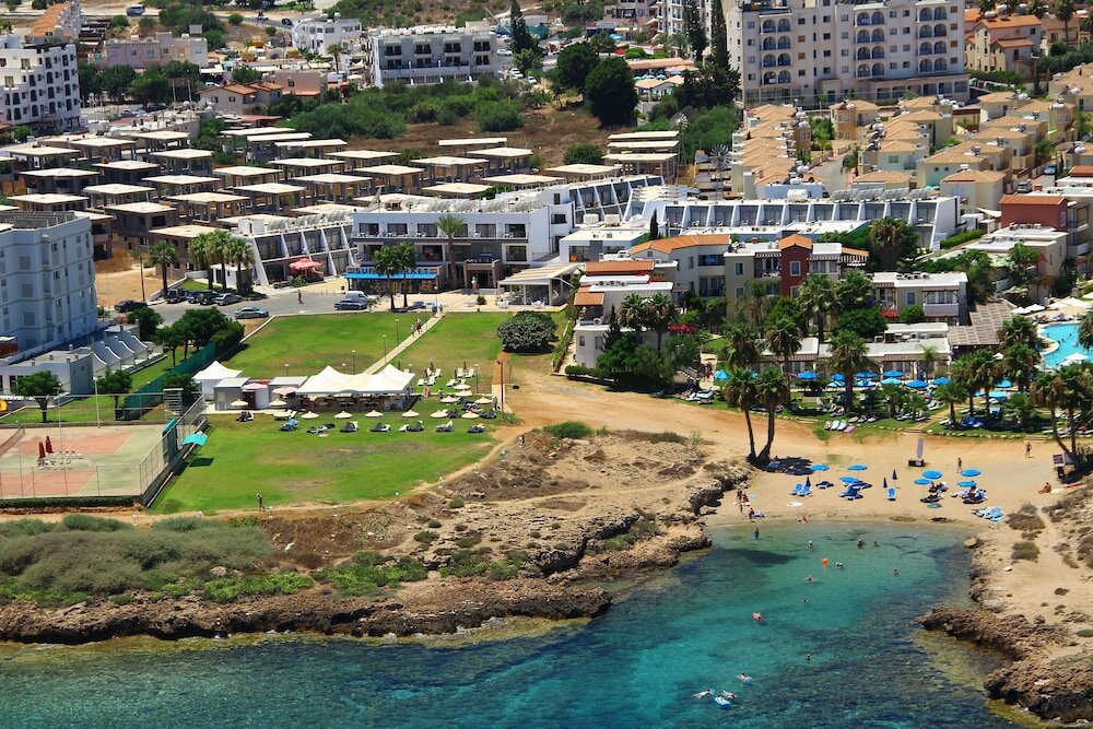 Фото Penelope Beach Hotel Apts