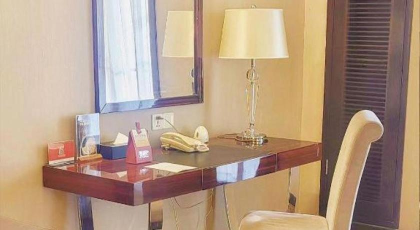 Фото Country Garden Phoenix Hotel Yunfu