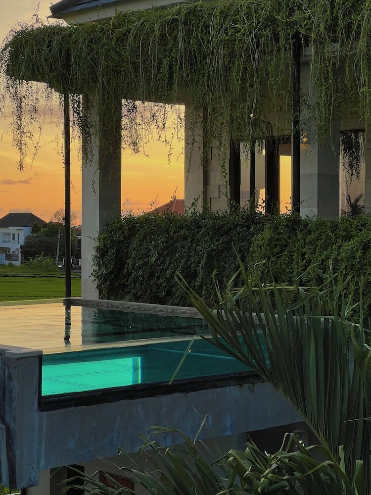 Фото Canggu Hype Suites